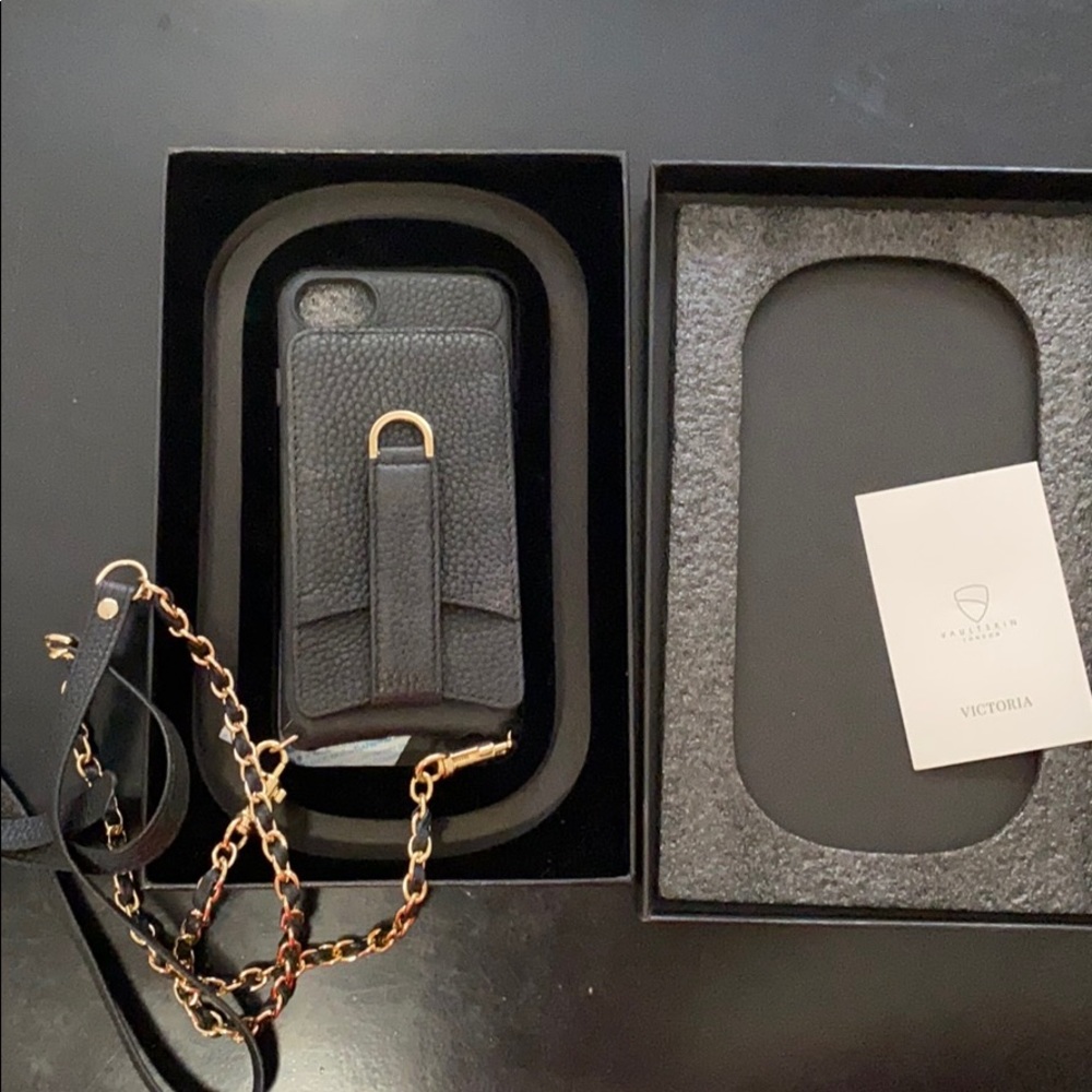 iPhone 6/7/8 case purse Vaultskin London Victoria